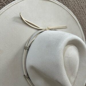 Neutral Cream Wide-Brim Hat - Classic Women's Accessory
